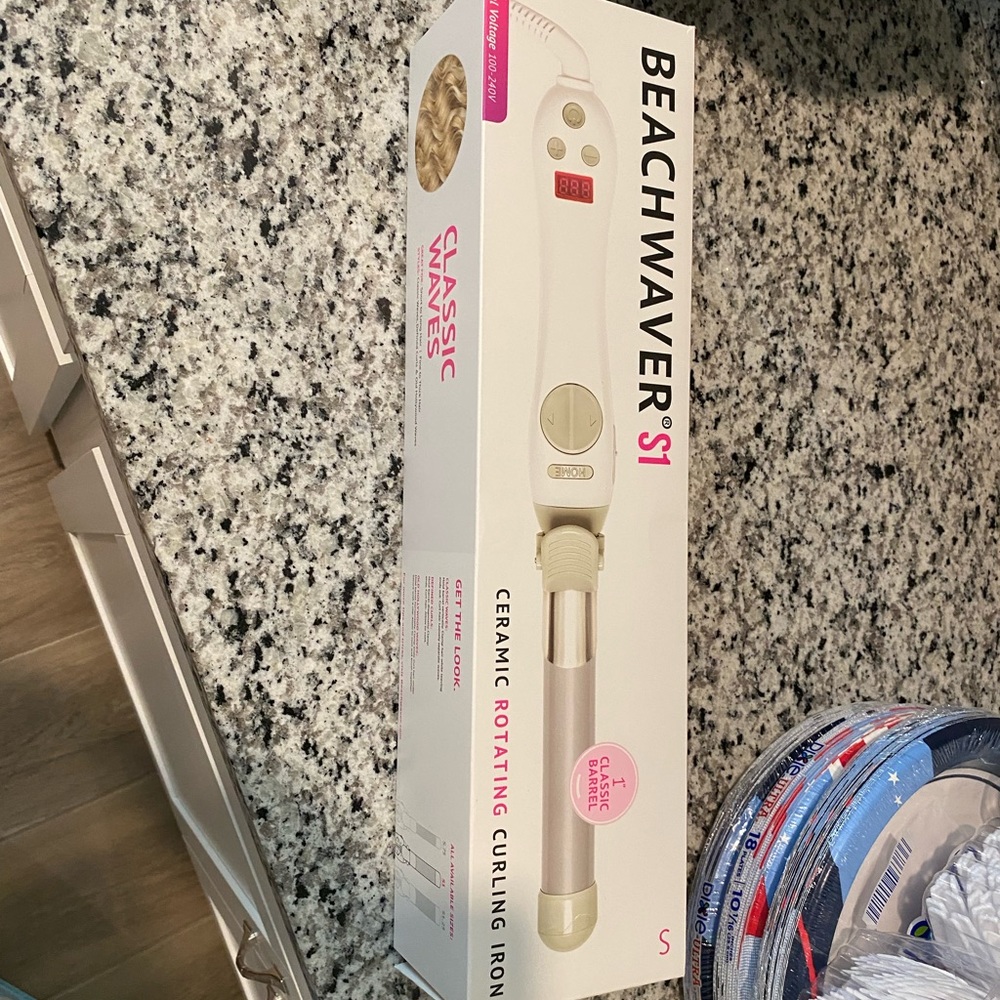 Beachwaver S1-Dual Voltage Rotating Curling Iron